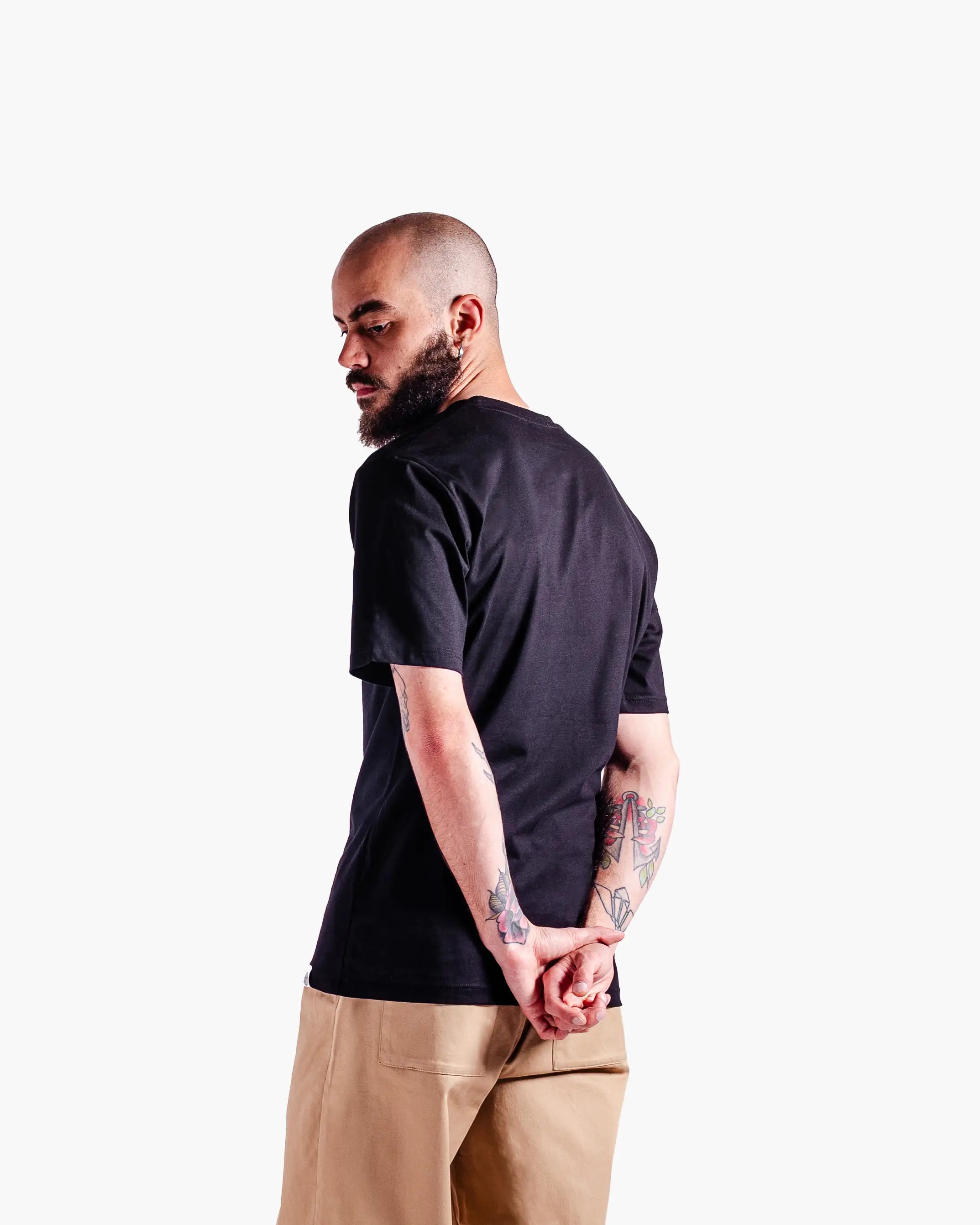 Prodotto Eco Friendly | Outdoor | Just a Vibe | Earth Care Program | Made in Italy | Abbigliamento Streetwear | Spedizione e reso gratuito | Pagamenti su server sicuri e certificati | Per assistenza +393402800270